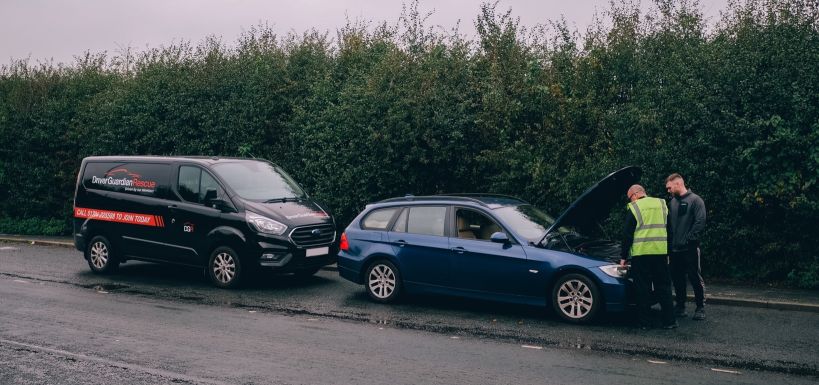 A Driver Guardian Member receiving assistance with a car breakdown